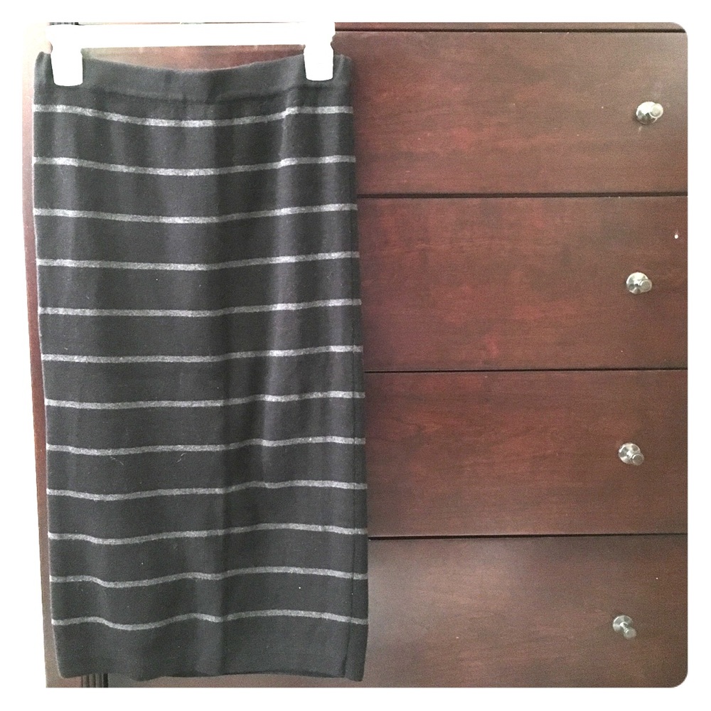 {MaxStudio} Midi striped skirt